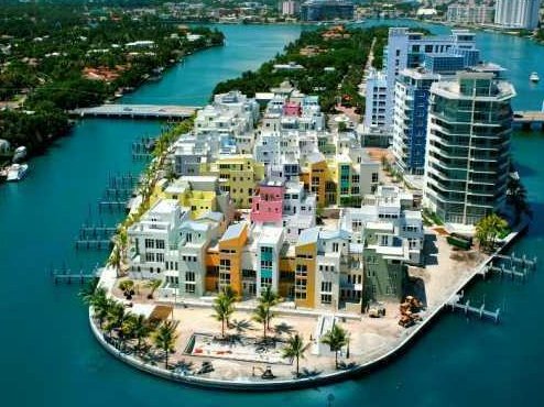 Allison Island Homes